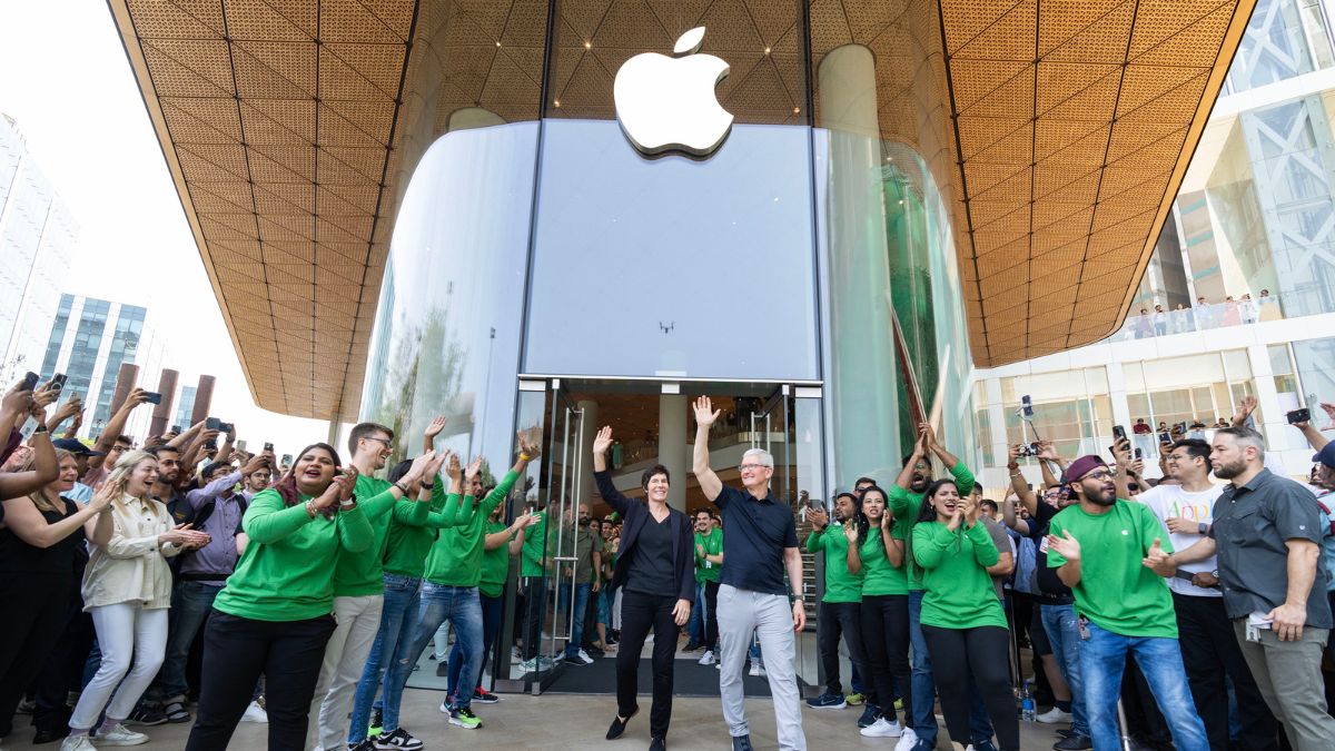 Tim Cook Greets Massive Crowd As He Inaugurates India's FirstEver